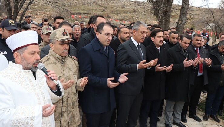 Mardin’de teröristlerce 38 yıl önce katledilen 10 kişi mezarı başında anıldı
