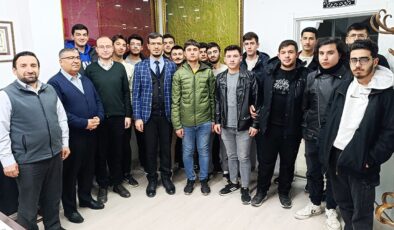 Üniversiteli gençlerden müftülüğe ziyaret