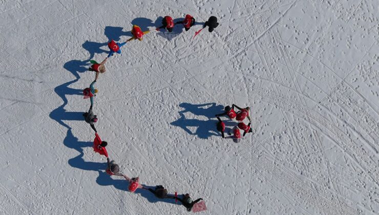 -30 derecede bir araya geldiler