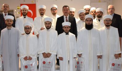 Bilecik’e atanan din görevlilerine cübbe ve sarık giydi