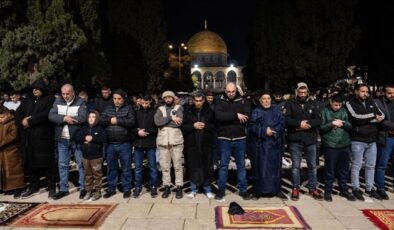 Mescid-i Aksa’da ilk teravih namazı kılındı