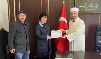 Rus vatandaşı Zhdanova İslam’ı seçti
