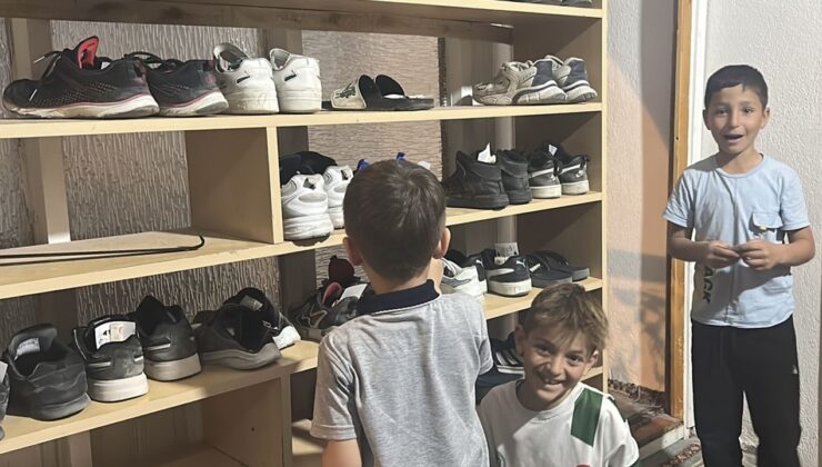 Aksaray’da camiye gelen çocuklara sürpriz