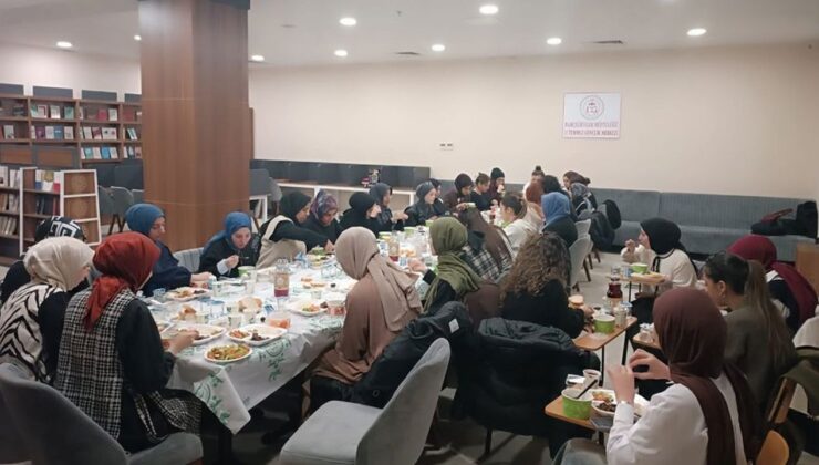 Bahçelievler’de üniversiteli gençler iftarda buluştu
