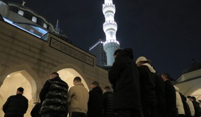 Balkanlar’da Kadir Gecesi dualarla idrak edildi