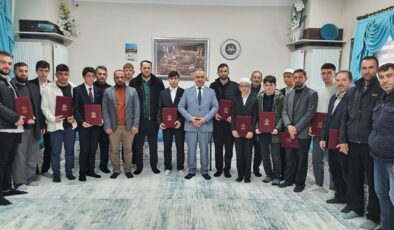 Bayburt’ta hafızlar belge aldı