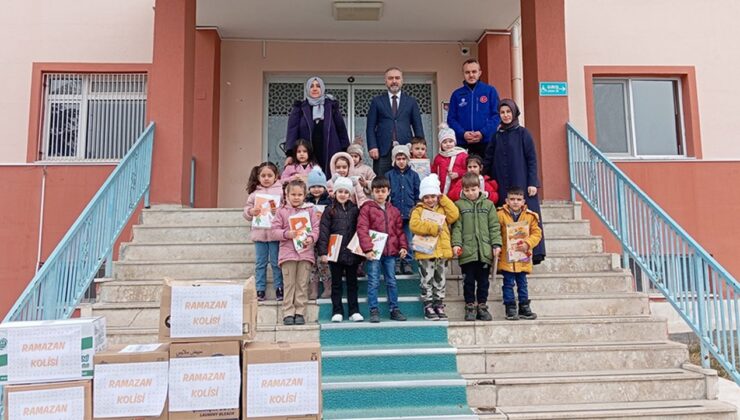 Çorum’da minikler “Ramazan İyilik Kolisi” hazırladı