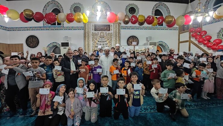 Çorum’da, ramazan ayı boyunca teravih namazına giden 293 çocuk ödüllendirildi