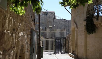 Filistin’den işgalcilerin Harem-i İbrahim Camii’nde avlunun çatısını kapatma girişimine tepki