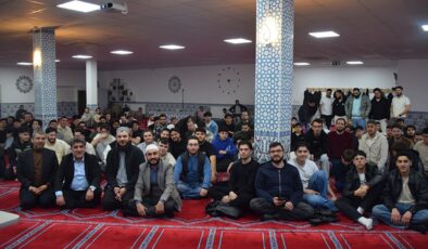 Hannover’de gençler iftarda buluştu