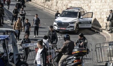 İşgalciler, Batı Şeria’daki Filistinlilerin ramazanda Mescid-i Aksa’da cuma namazı kılma engelini sürdürüyor