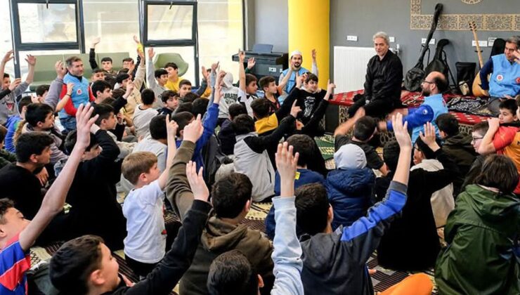 İzmir ve Manisalı Gençler Ramazan Kampında buluştu