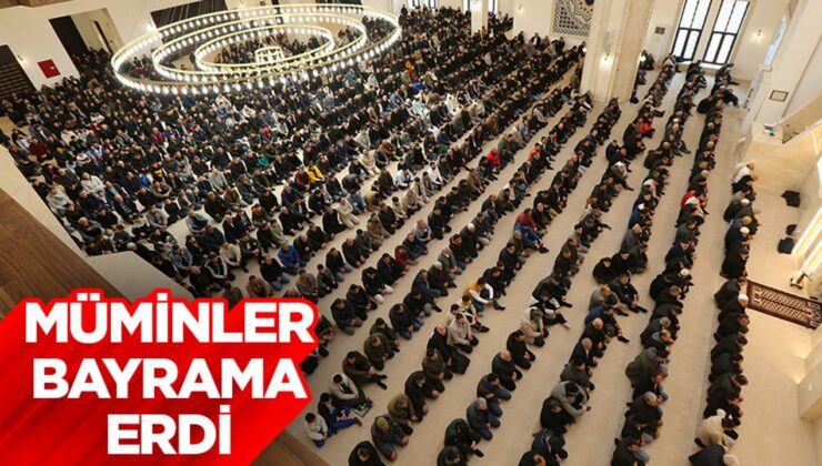 Müminler bayrama erdi