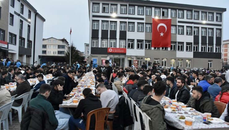 Ordu’da yaklaşık 1500 üniversite öğrencisi iftarda buluştu