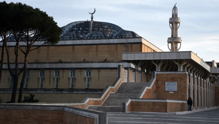 Roma Büyük Cami iftar sofralarıyla herkes için buluşma noktası