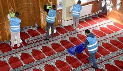 Samsun’da yükümlüler camileri Ramazan Bayramı’na hazırladı