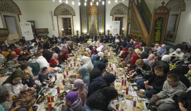 TİKA’dan Saraybosna’daki tarihi Hünkar Camisi’nde yüzlerce çocuğa iftar