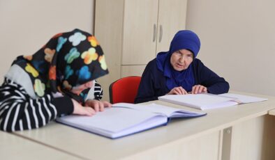 Görme engelli kadınlar, Kur’an-ı Kerim’i parmak uçlarıyla öğreniyor