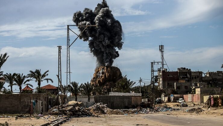 İşgalciler, Gazze Şeridi’nin orta kesiminde bir camiyi bombaladı