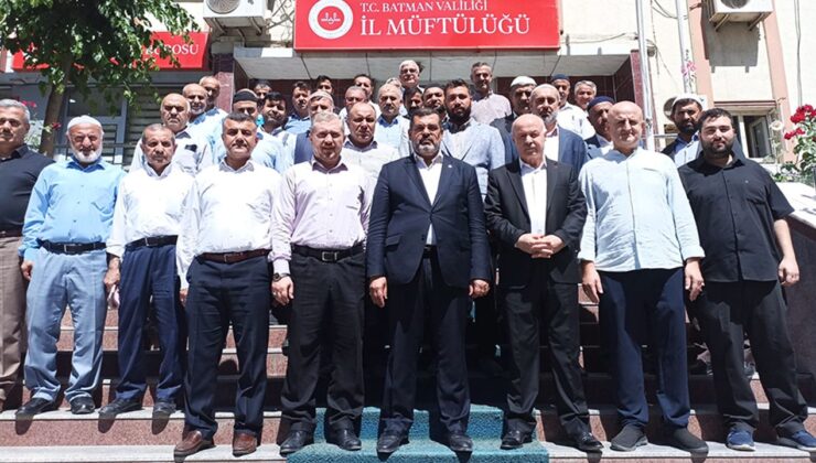Batman’da din görevlileri kurbanlarını TDV’ye verdi
