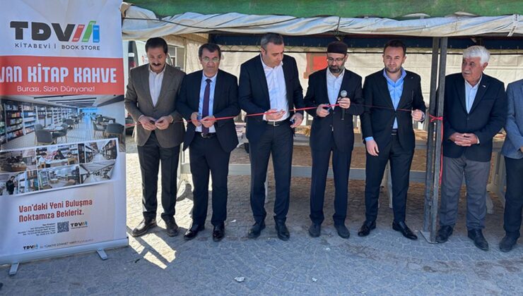 Gevaş’ta TDV Yayınları tanıtım fuarı açıldı