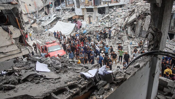 İşgalcilerin Gazze’de bir klinik ile mescide düzenlediği saldırıda 13 kişi şehit oldu