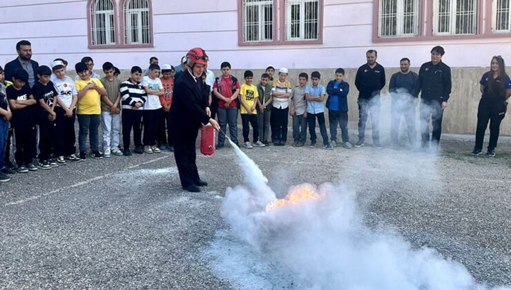 Kilis’te Kur’an kursu öğrencilerine temel yangın eğitimi verildi