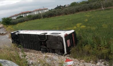 Manisa’da yolcu otobüsünün devrildiği kazada 16 kişi yaralandı