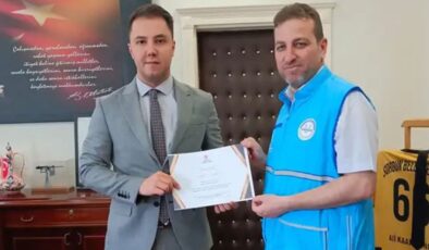 Balışeyh Kaymakamı Tunçer, kurbanını TDV’ye verdi