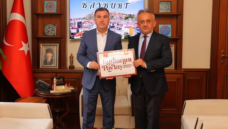 Bayburt Valisi Eldivan, kurbanını TDV’ye emanet etti