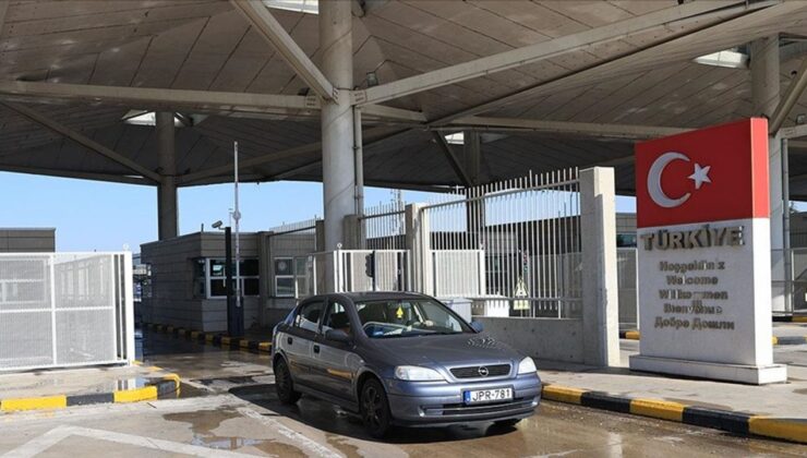 Gurbetçinin vatan sevinci sınırda başlıyor