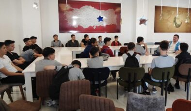 Karaman’da gençler yıl sonu etkinliğinde camilerde buluştu