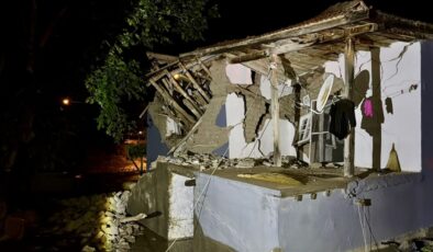 Kırşehir’de sel nedeniyle 1 ev çöktü, hasar gören 3 ev boşaltıldı