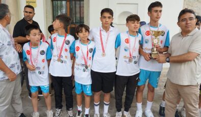 “Kur’an’la Büyüyorum, Sporla Gelişiyorum” Futbol Turnuvası düzenlendi