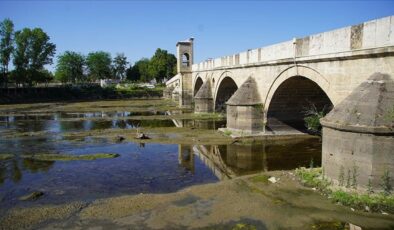 Tunca Nehri’nin bazı bölümlerinde kuraklık nedeniyle su akışı durma noktasına geldi