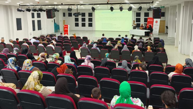 Adıyaman’da “Koruyucu Aile” paneli düzenlendi