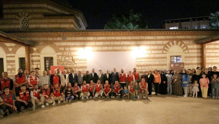 Fatih’te cami afet gönüllüleri sertifikalarını aldı