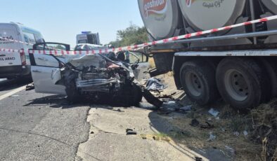 Tekirdağ’da kamyon ile otomobilin çarpıştığı kazada 4 kişi öldü