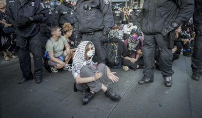 Almanya’da polis Filistin’e destek eylemine sert müdahalede bulundu