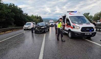 Anadolu Otoyolu’nun Sakarya kesiminde zincirleme trafik kazasında 10 kişi yaralandı