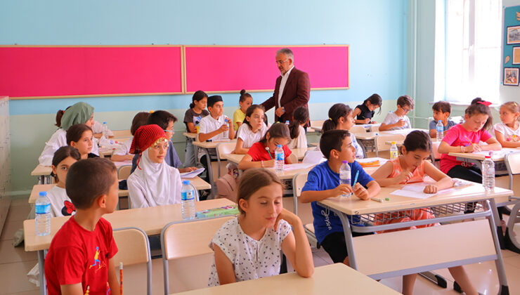 Bayburt’ta öğrenciler bilgide yarıştı