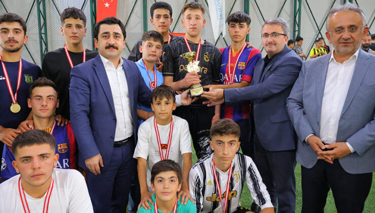 Futbol Turnuvası’nda Filistinli masum çocuklar unutulmadı