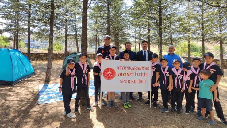 Hocalar Kaymakamı Altunkaynak, Diyanet izcileriyle kampa girdi