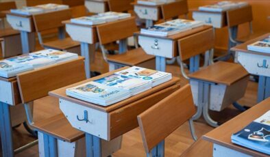 Ücretsiz dağıtılacak ders kitapları okul sıralarındaki yerini aldı