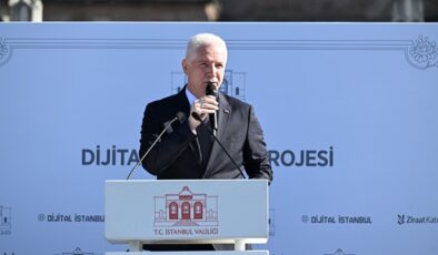 “Dijital İstanbul” projesi kapsamında kentteki tarihi cami ve türbelere karekod panolar asıldı