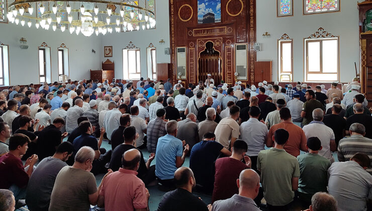 Gürsu Emir Sultan Camii’nde Kur’an-ı Kerim ziyafeti