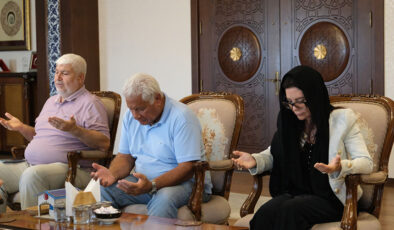 İngiliz Andrea Sheehan Adana’da Müslüman oldu