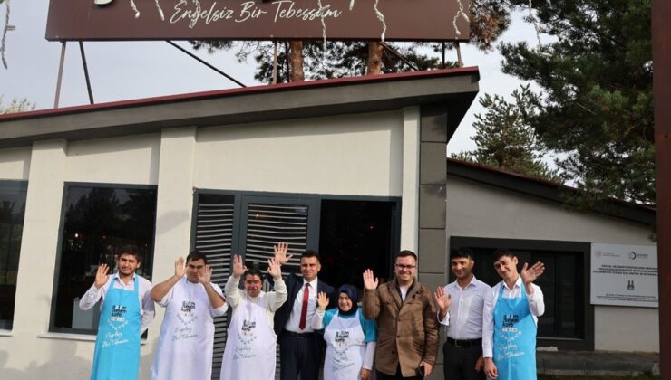 Erzurum’daki ‘Gülümseyen-Down Kafe’ özel bireyleri sosyal hayata kazandırıyor