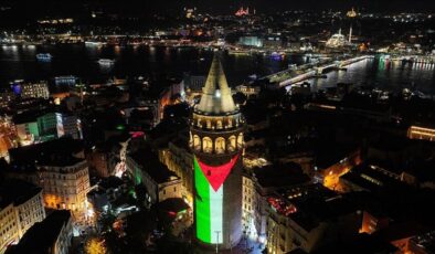Galata Kulesi’ne Filistin bayrağı yansıtıldı