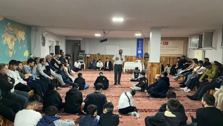 Gençlik merkezinde gençler taziye için buluştu